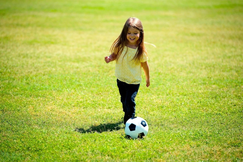 Dzieci i Radość z Gry w Piłkę